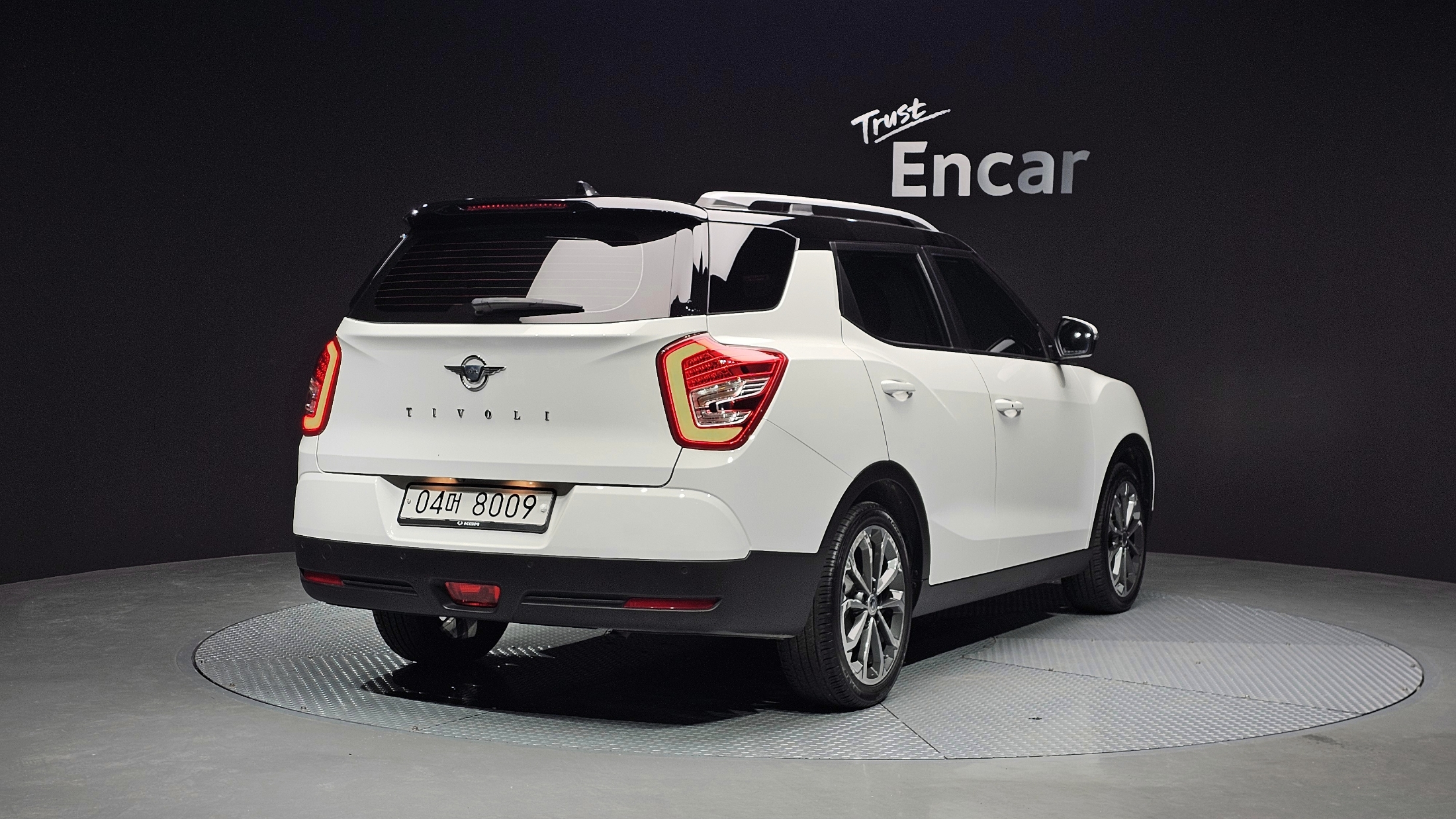 SSANGYONG TIVOLI photo 2