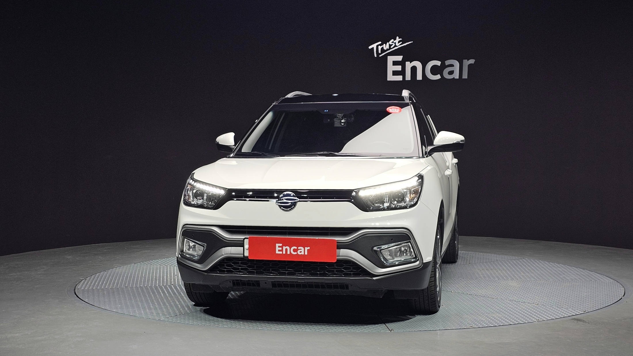 SSANGYONG TIVOLI photo 3