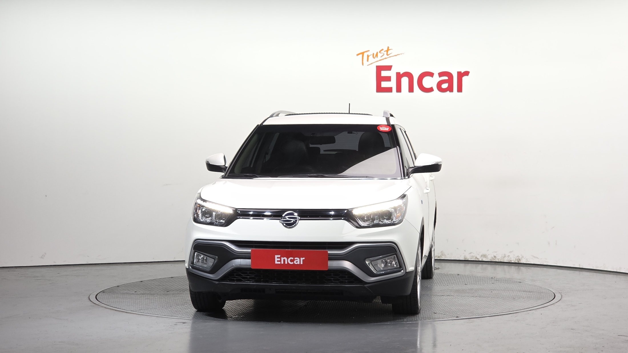 SSANGYONG TIVOLI photo 3