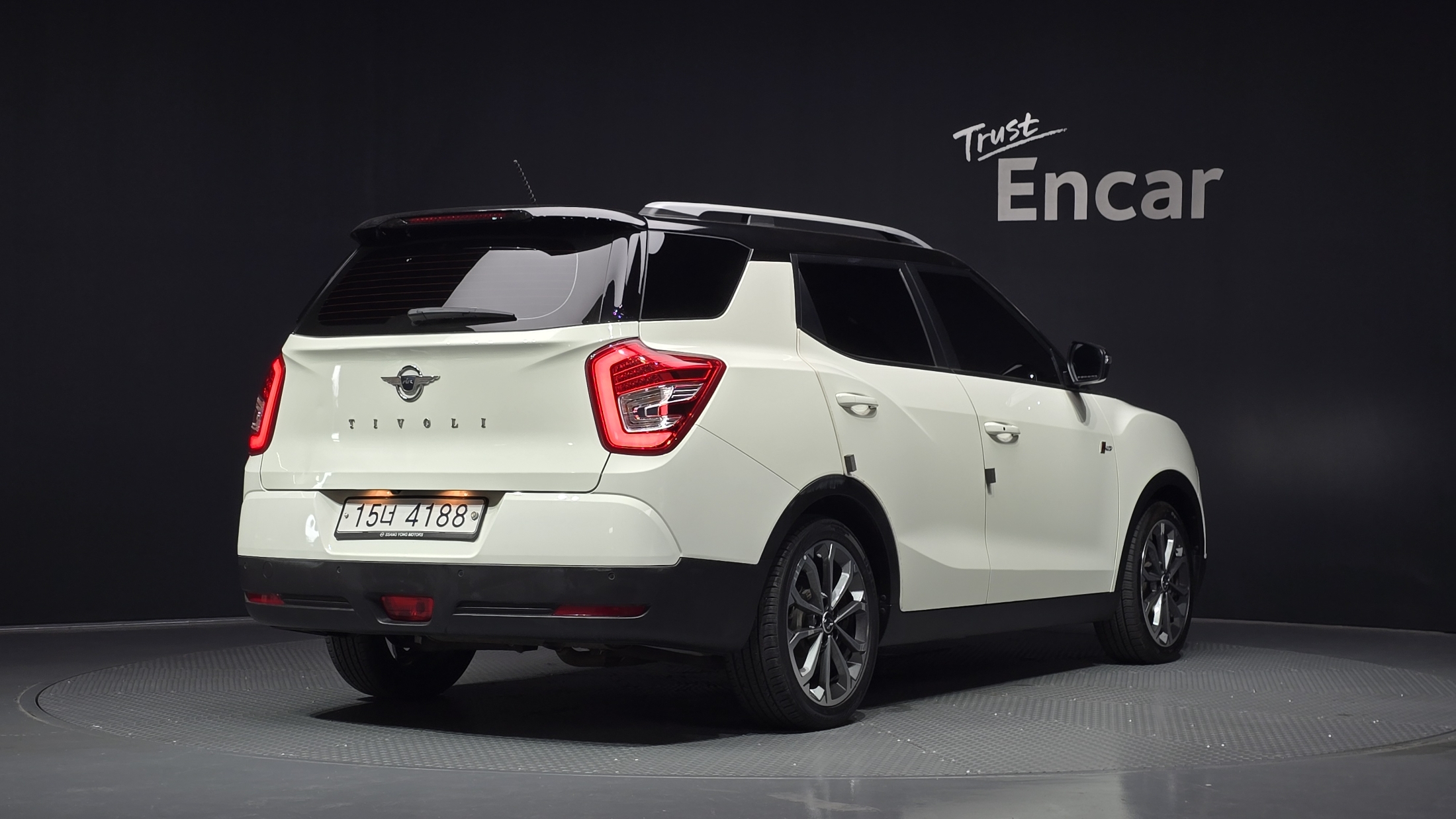 SSANGYONG TIVOLI photo 2