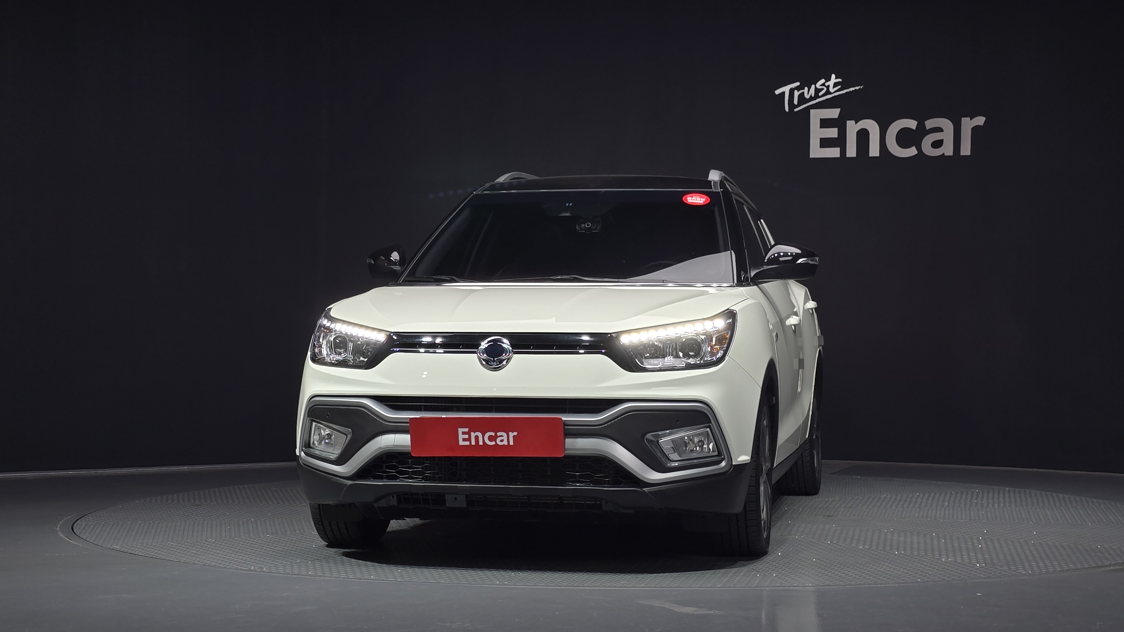 SSANGYONG TIVOLI photo 3