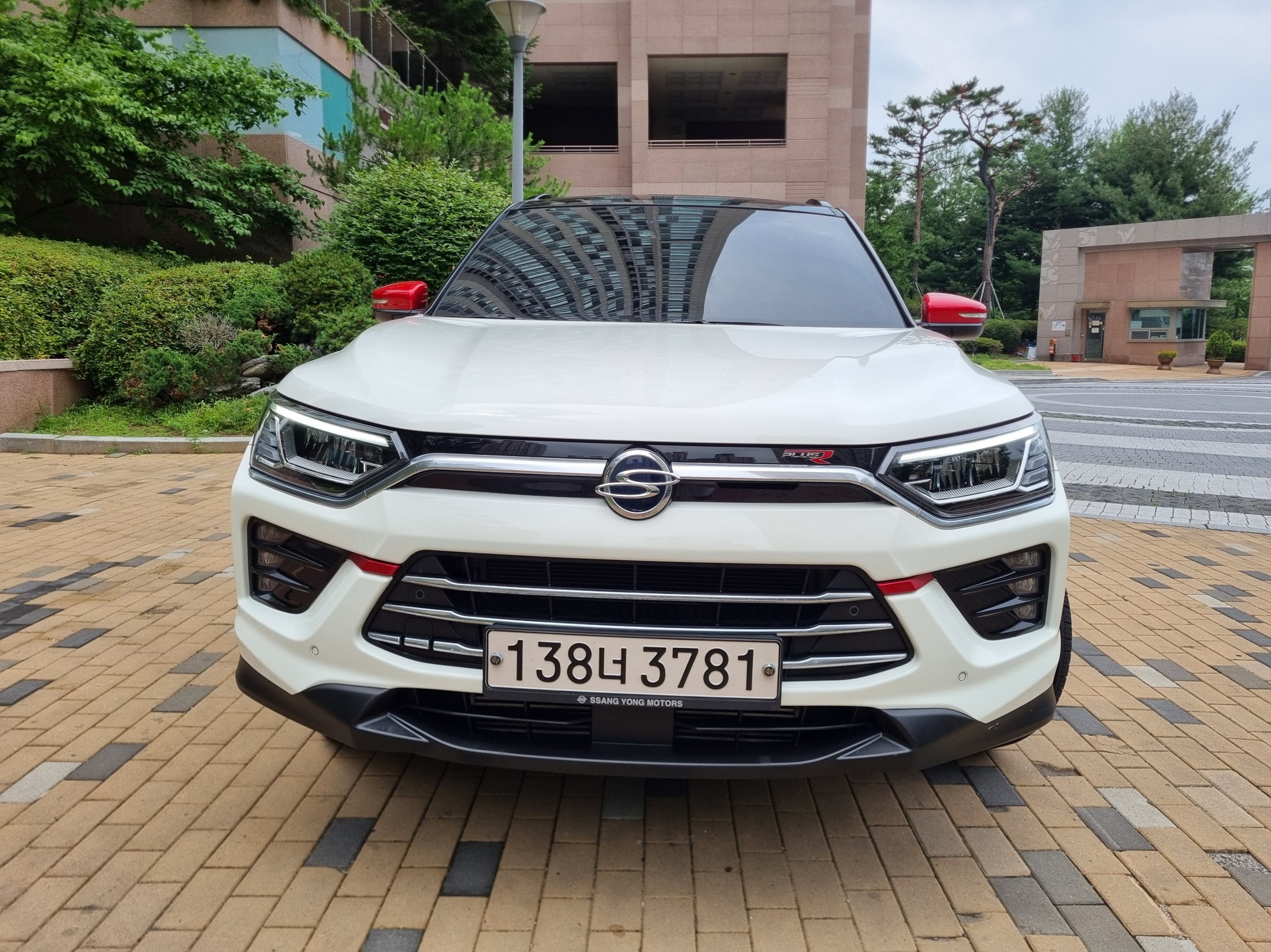 SSANGYONG KORANDO photo 2