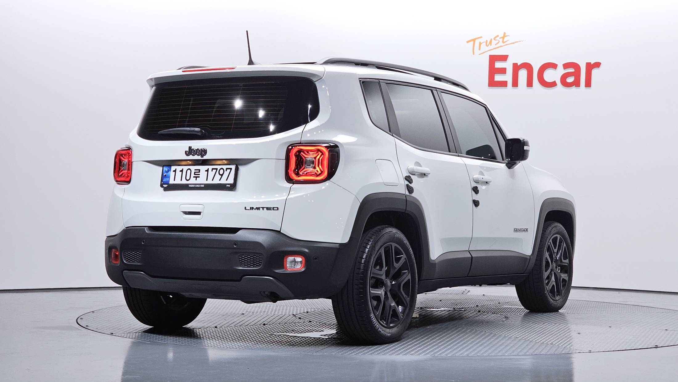 JEEP RENEGADE photo 2