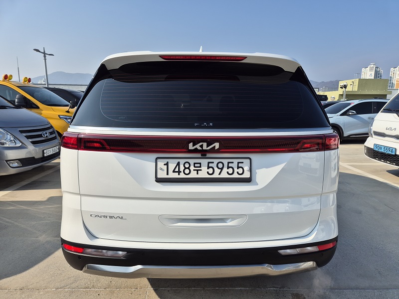 KIA CARNIVAL photo 3