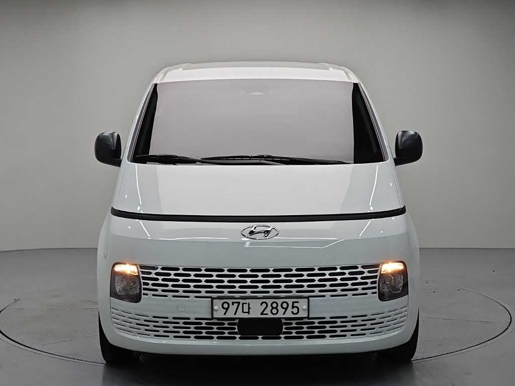 Mazda Bongo front view