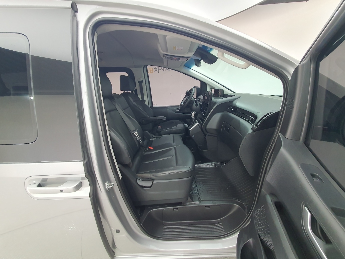 Mazda Bongo rear view