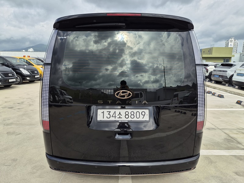 Mazda Bongo rear view