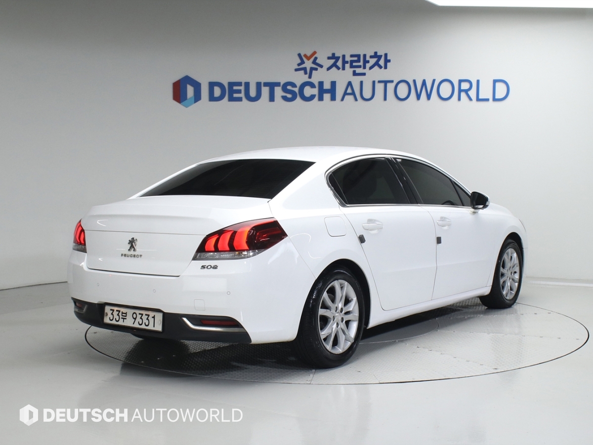 PEUGEOT 508 photo 2