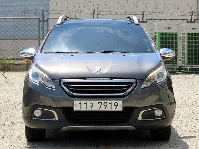 PEUGEOT 2008 photo 2