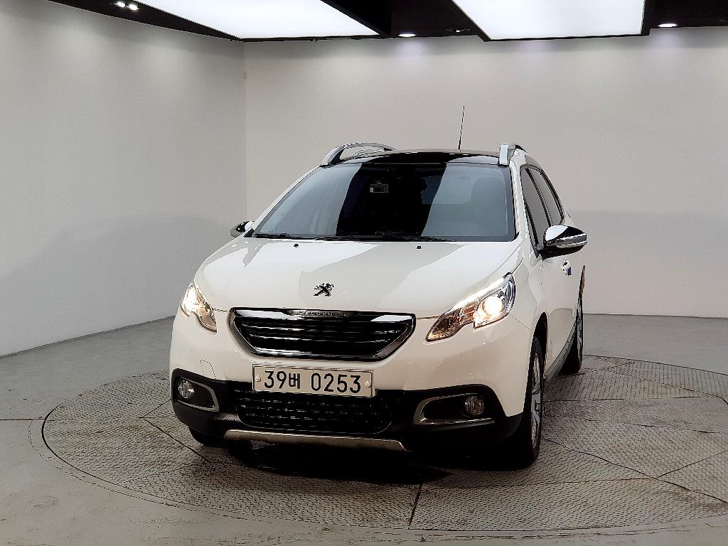 PEUGEOT 2008 photo 2