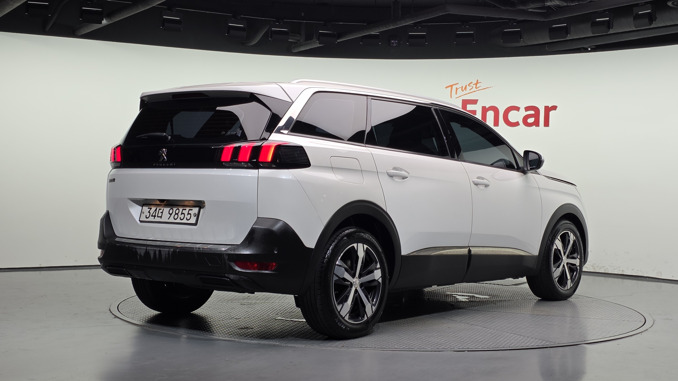 PEUGEOT 5008 photo 2