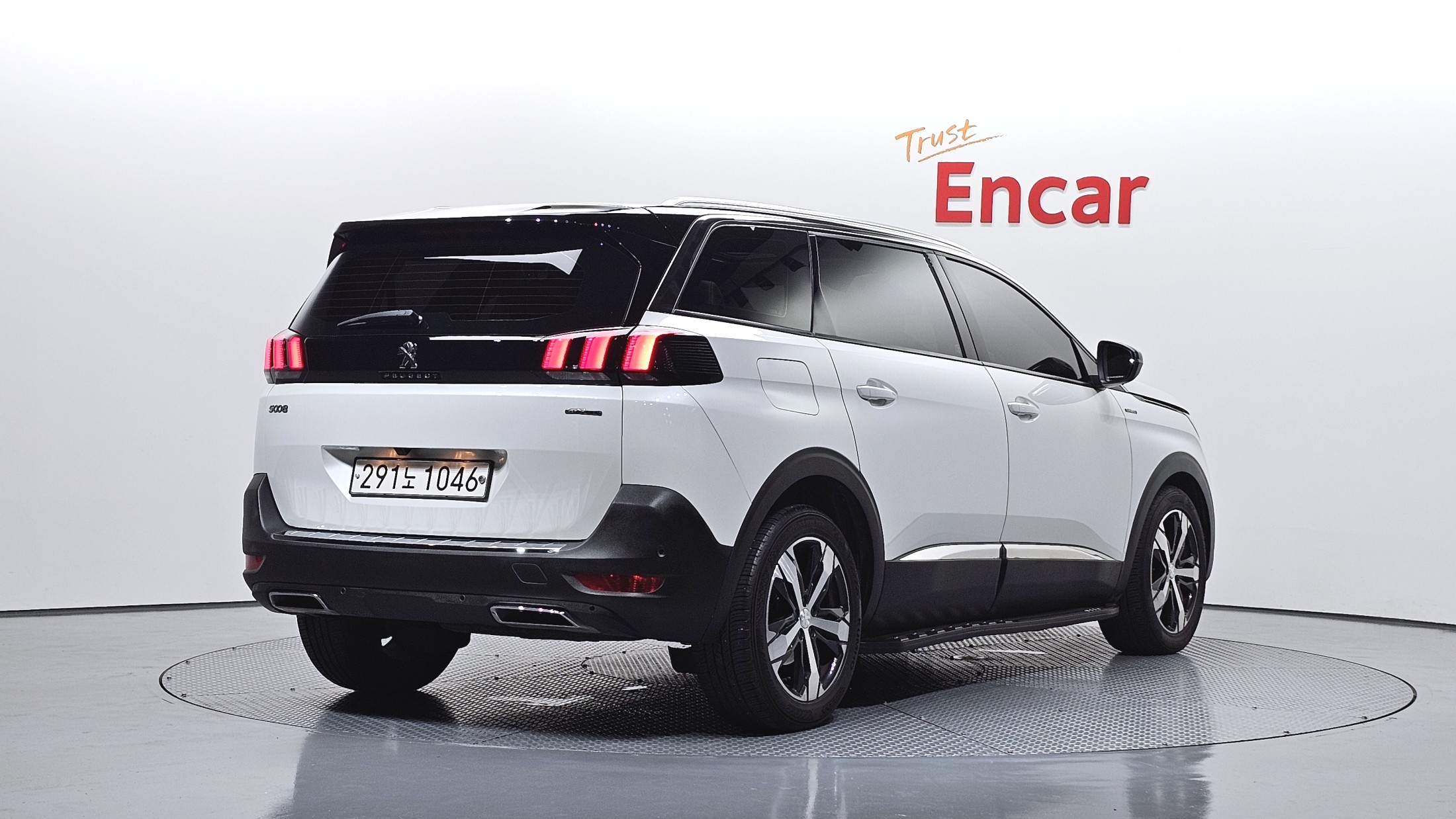 PEUGEOT 5008 photo 2