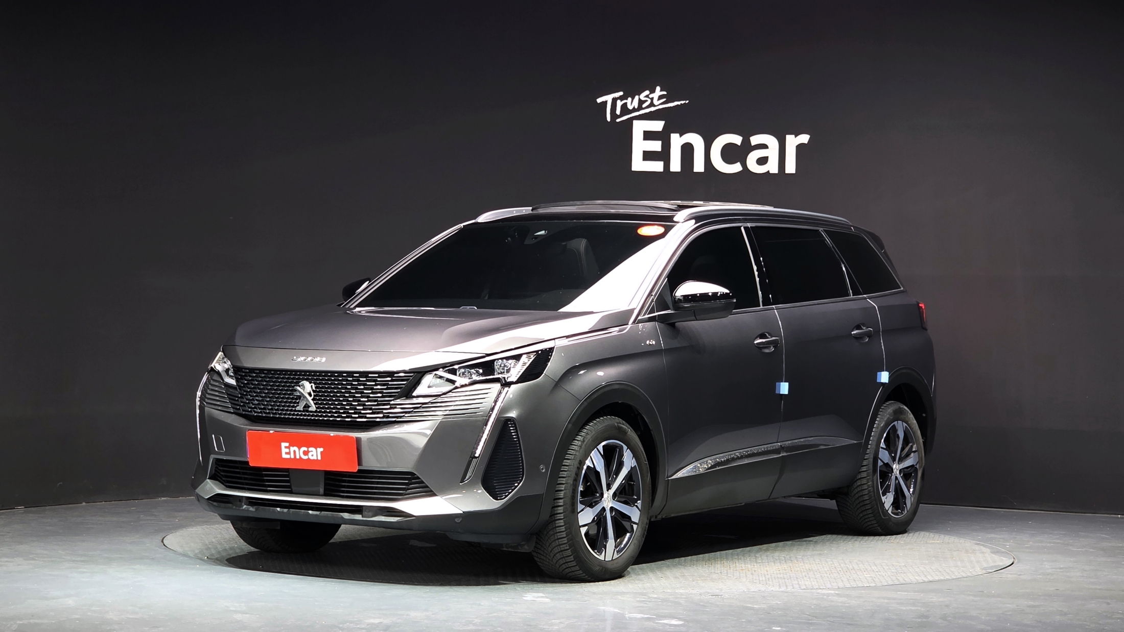 PEUGEOT 5008