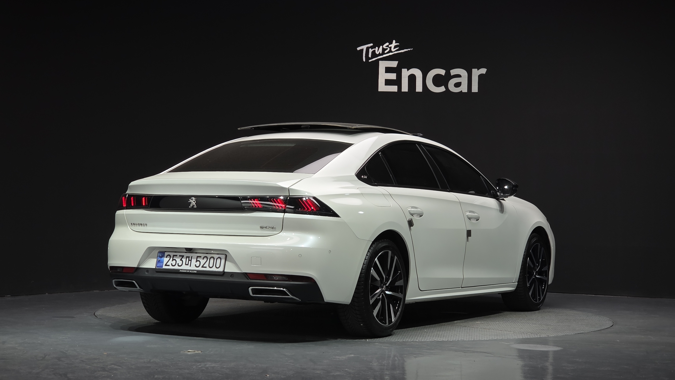 PEUGEOT 508 photo 2
