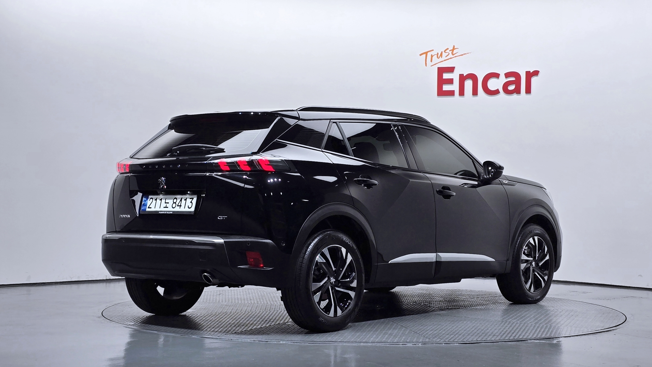 PEUGEOT 2008 photo 2