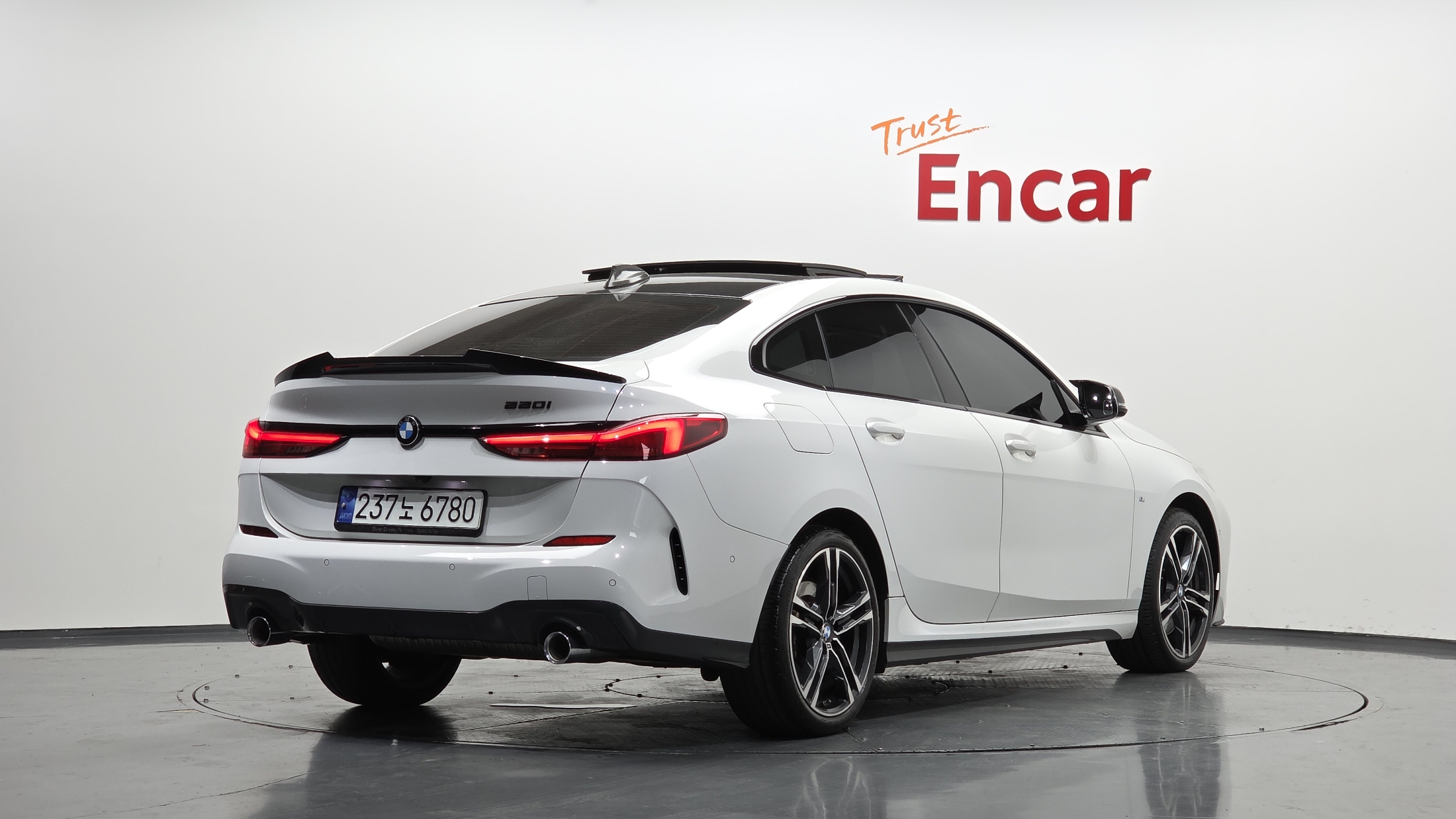 Mazda Bongo front view
