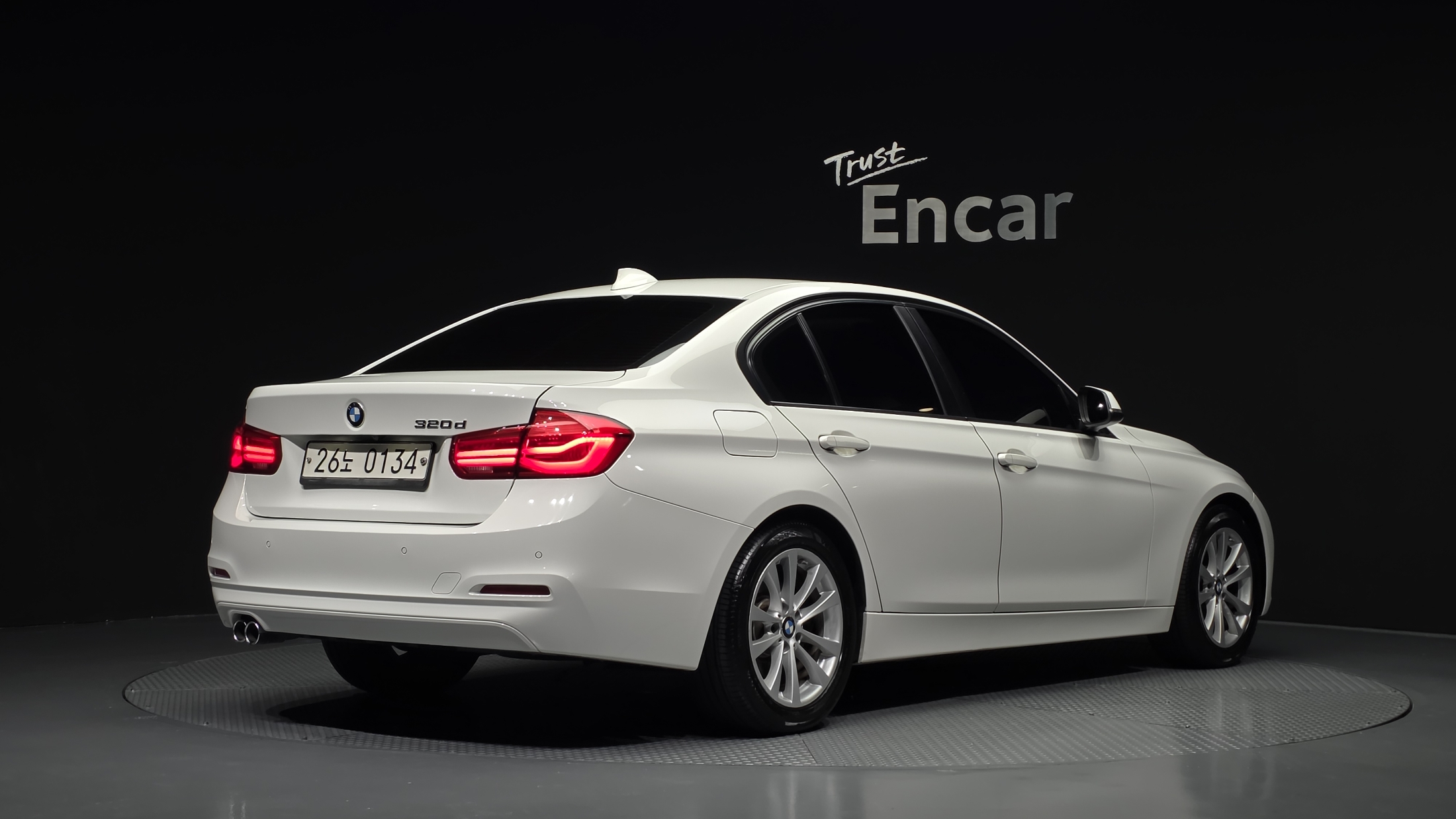 Mazda Bongo front view