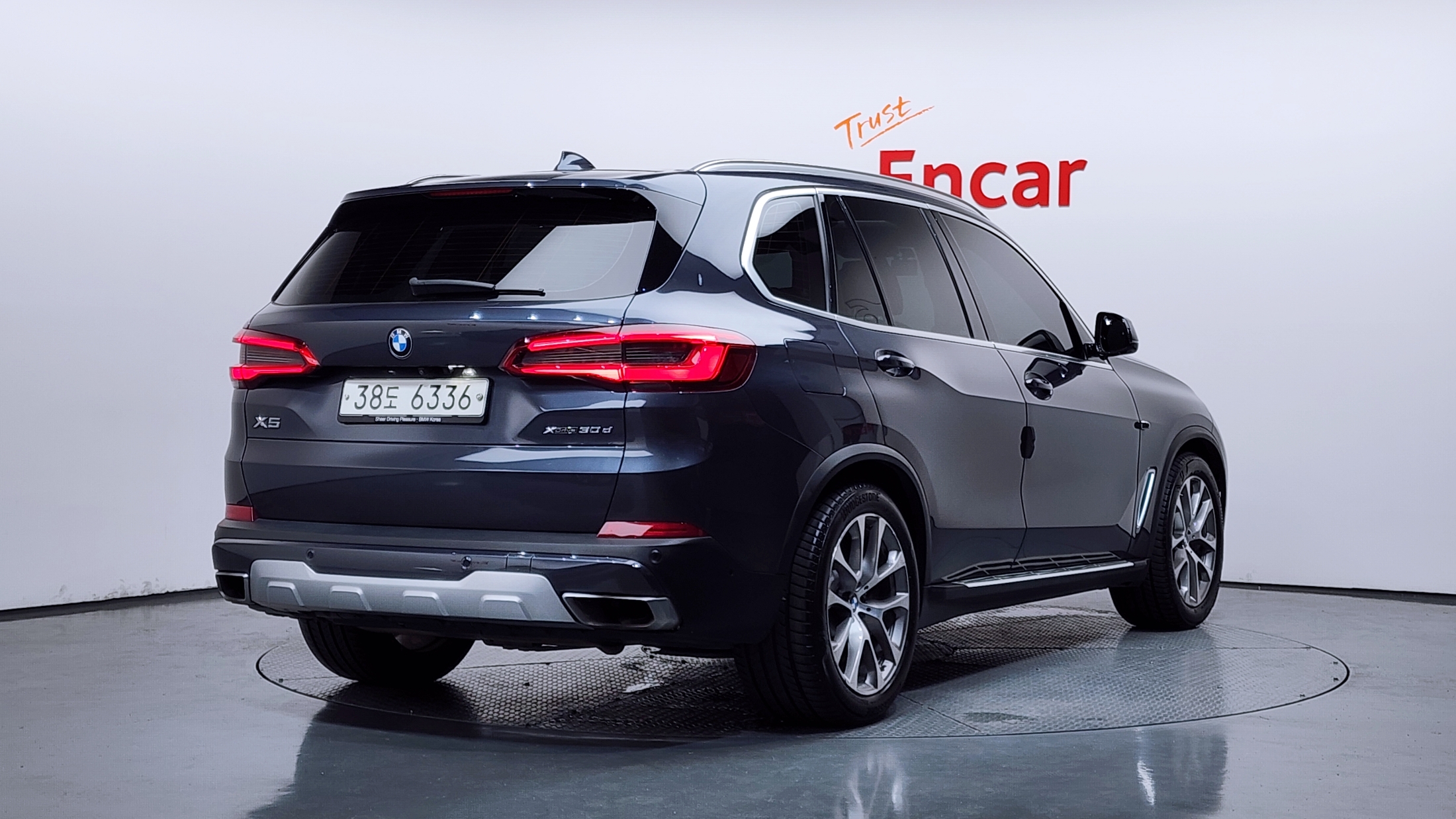 BMW X5 photo 2