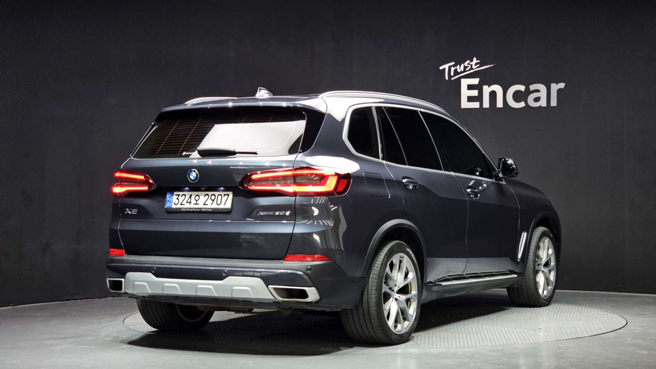 BMW X5 photo 2