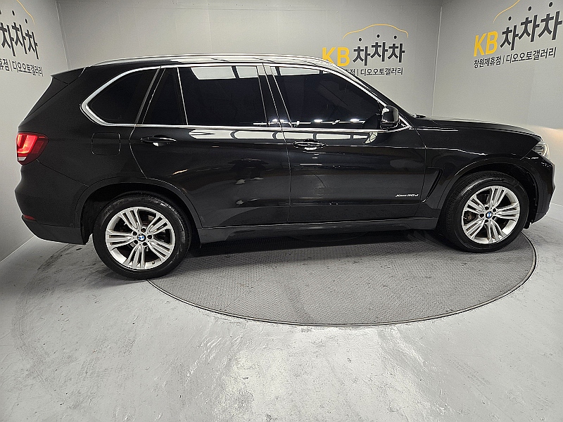 BMW X5 photo 2