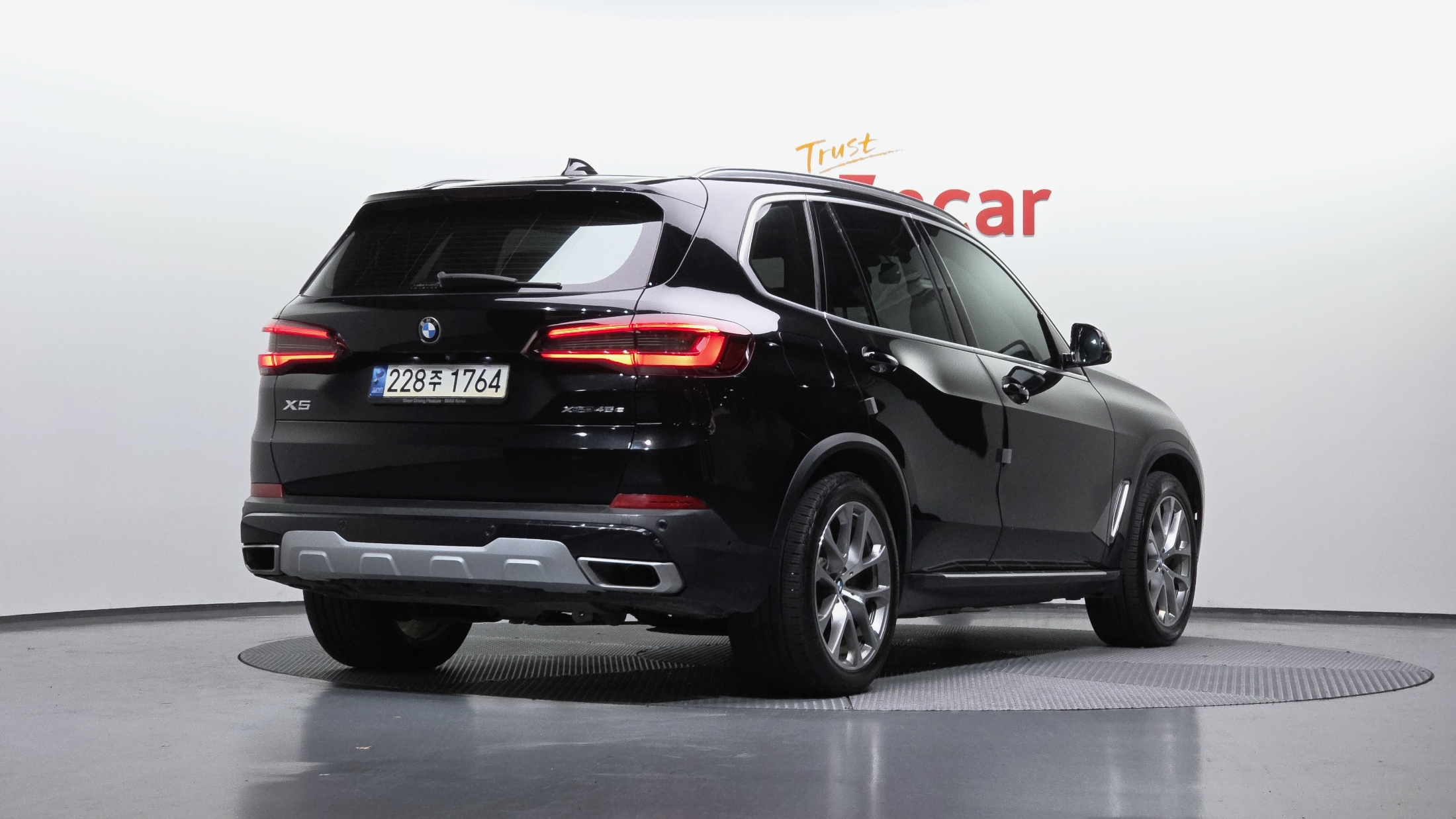 BMW X5 photo 2