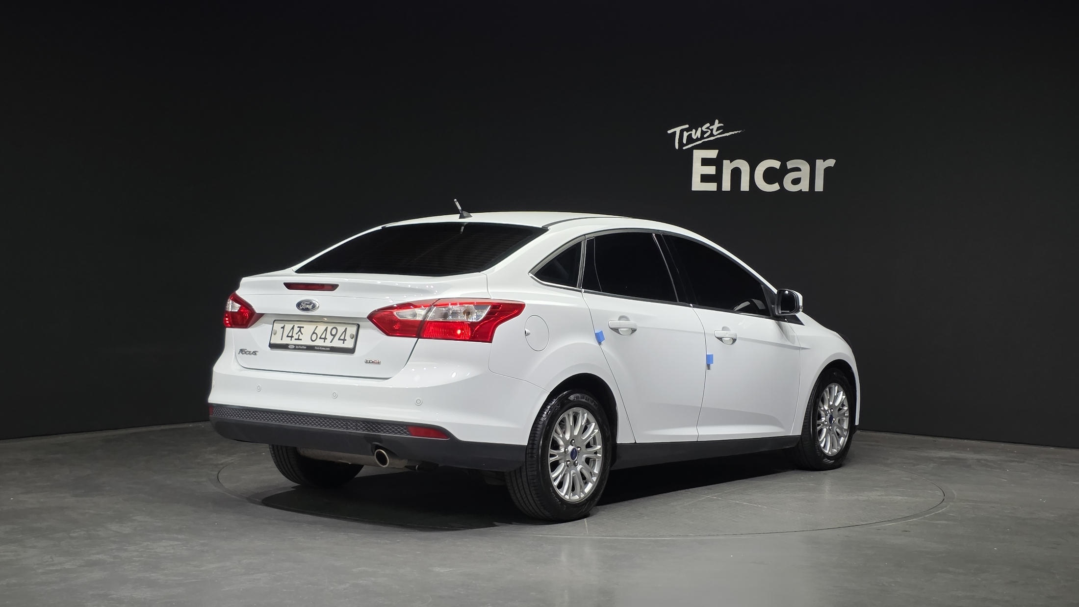 FORD FOCUS photo 2