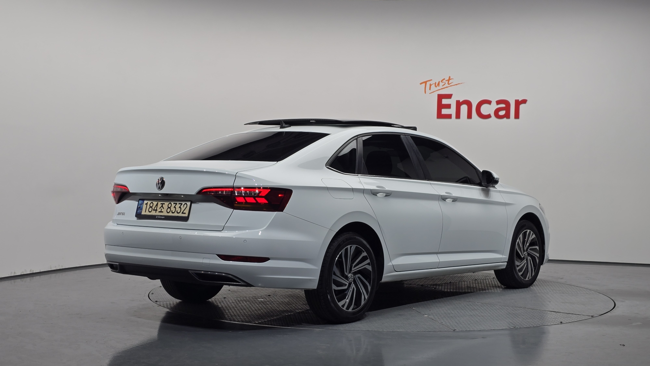 Mazda Bongo front view