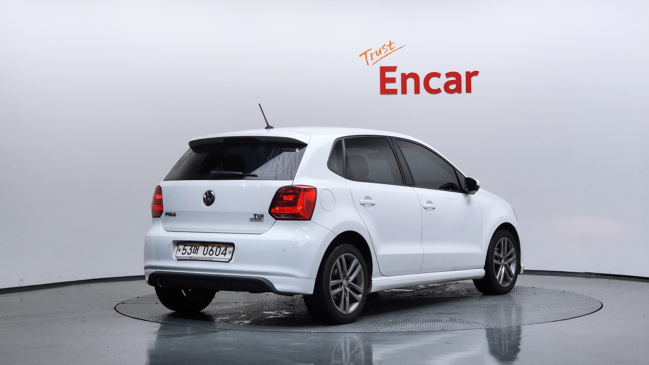 VOLKSWAGEN POLO photo 2