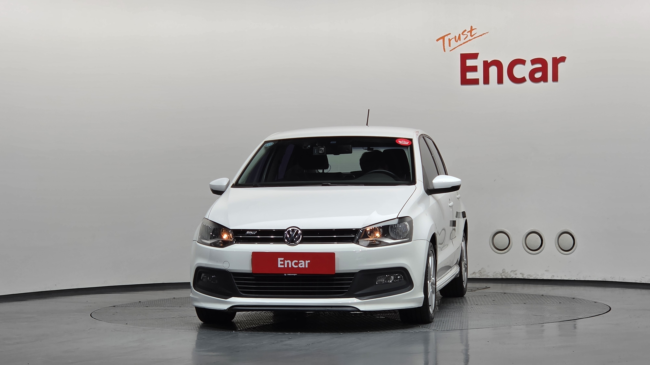 VOLKSWAGEN POLO photo 3
