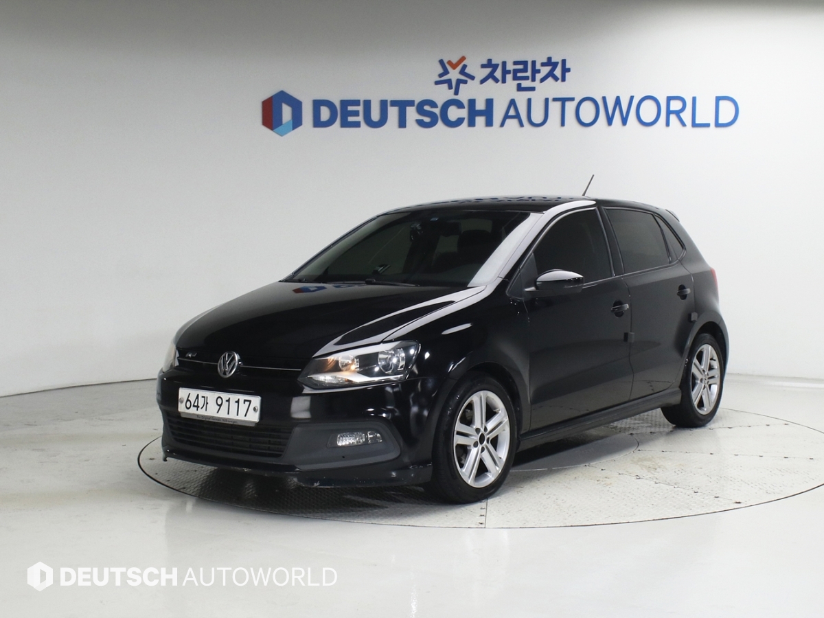 VOLKSWAGEN POLO