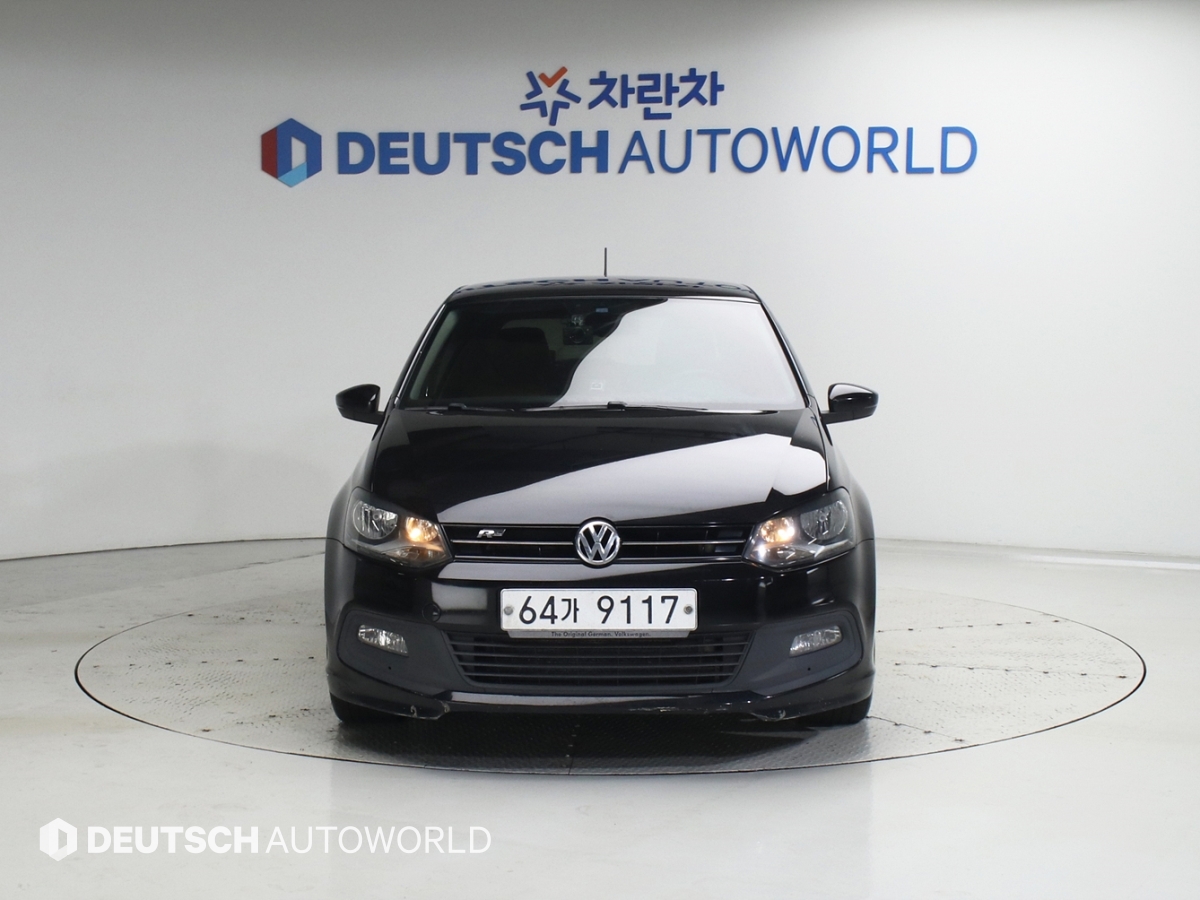 VOLKSWAGEN POLO photo 3