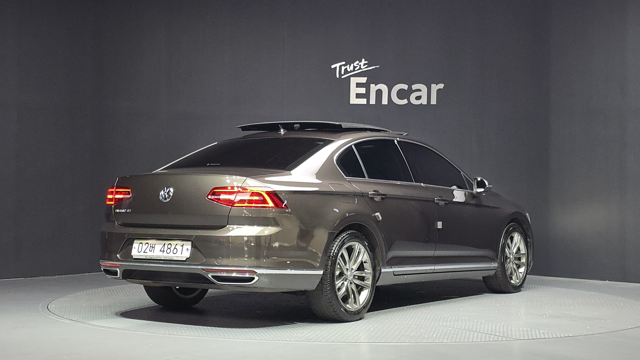 VOLKSWAGEN PASSAT photo 3