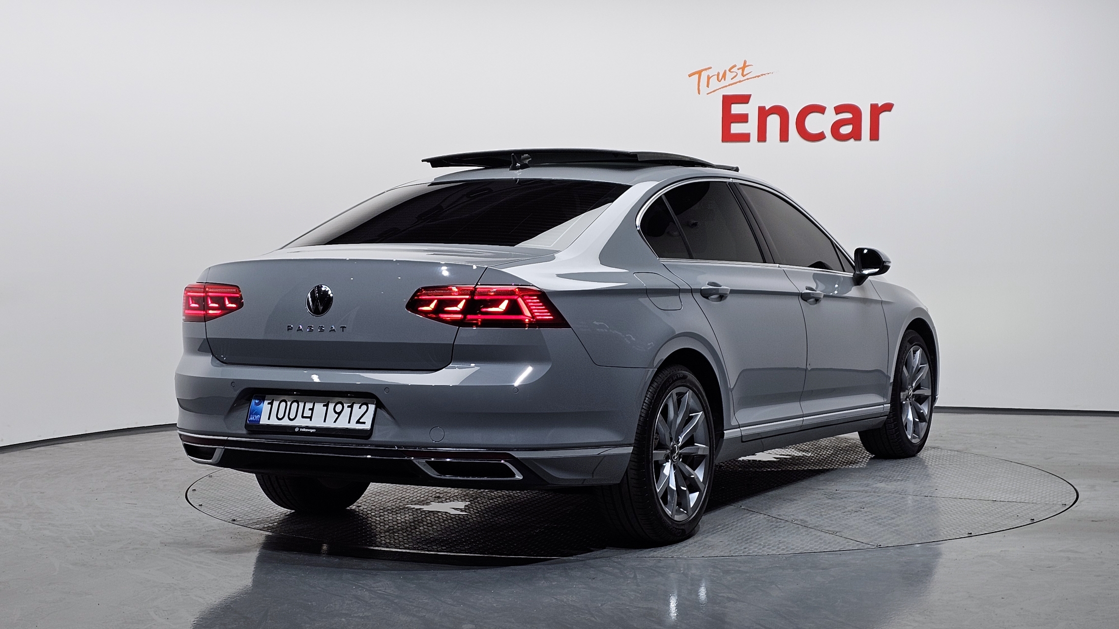 VOLKSWAGEN PASSAT photo 2