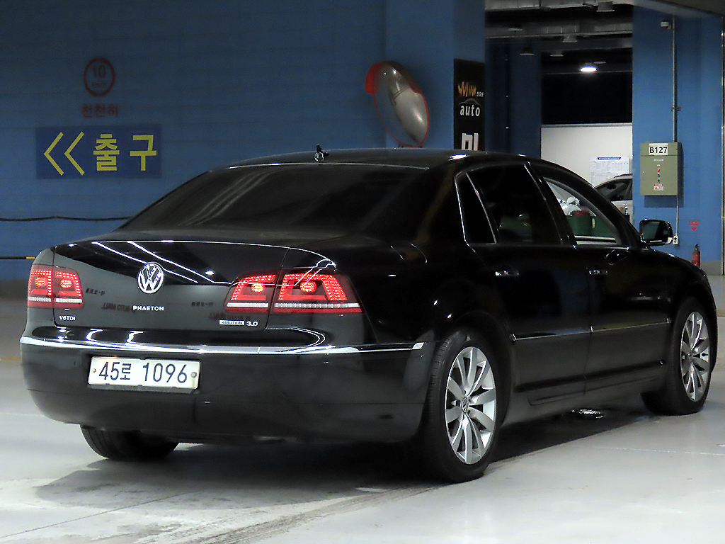 VOLKSWAGEN PHAETON photo 2