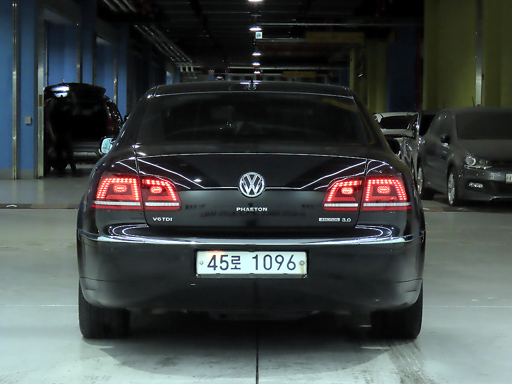VOLKSWAGEN PHAETON photo 3