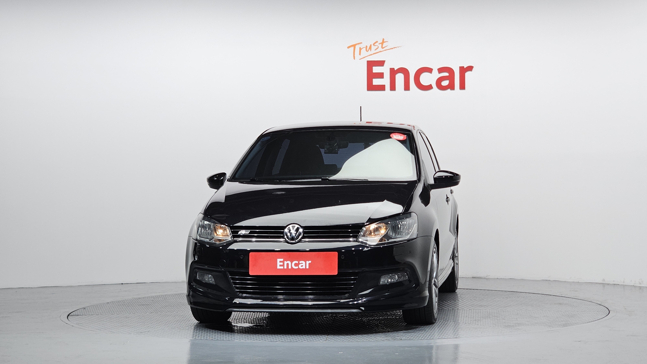 VOLKSWAGEN POLO photo 3