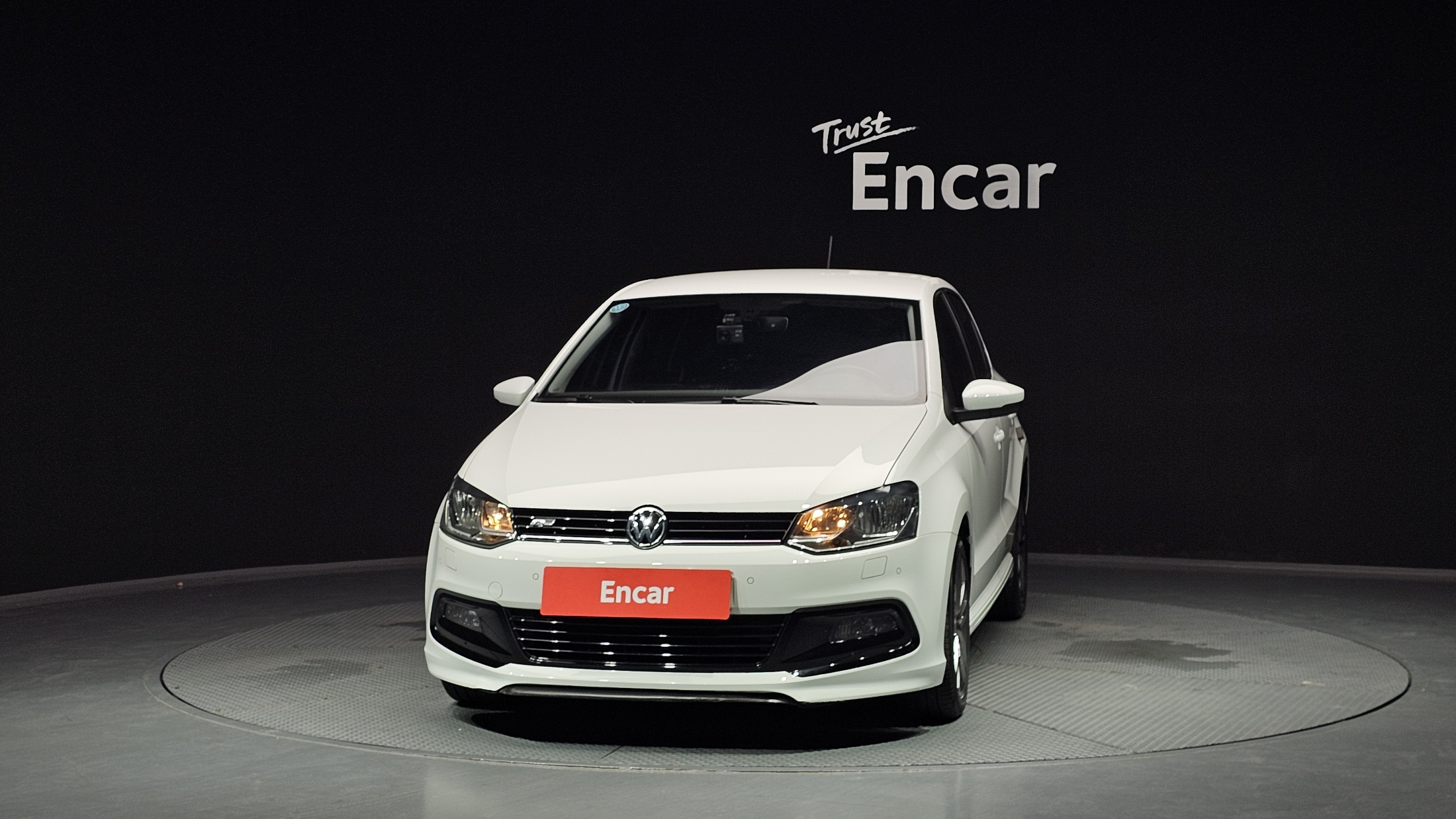VOLKSWAGEN POLO photo 3