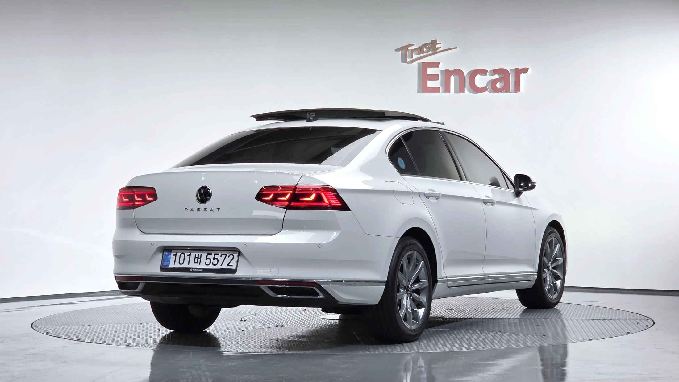 VOLKSWAGEN PASSAT photo 2
